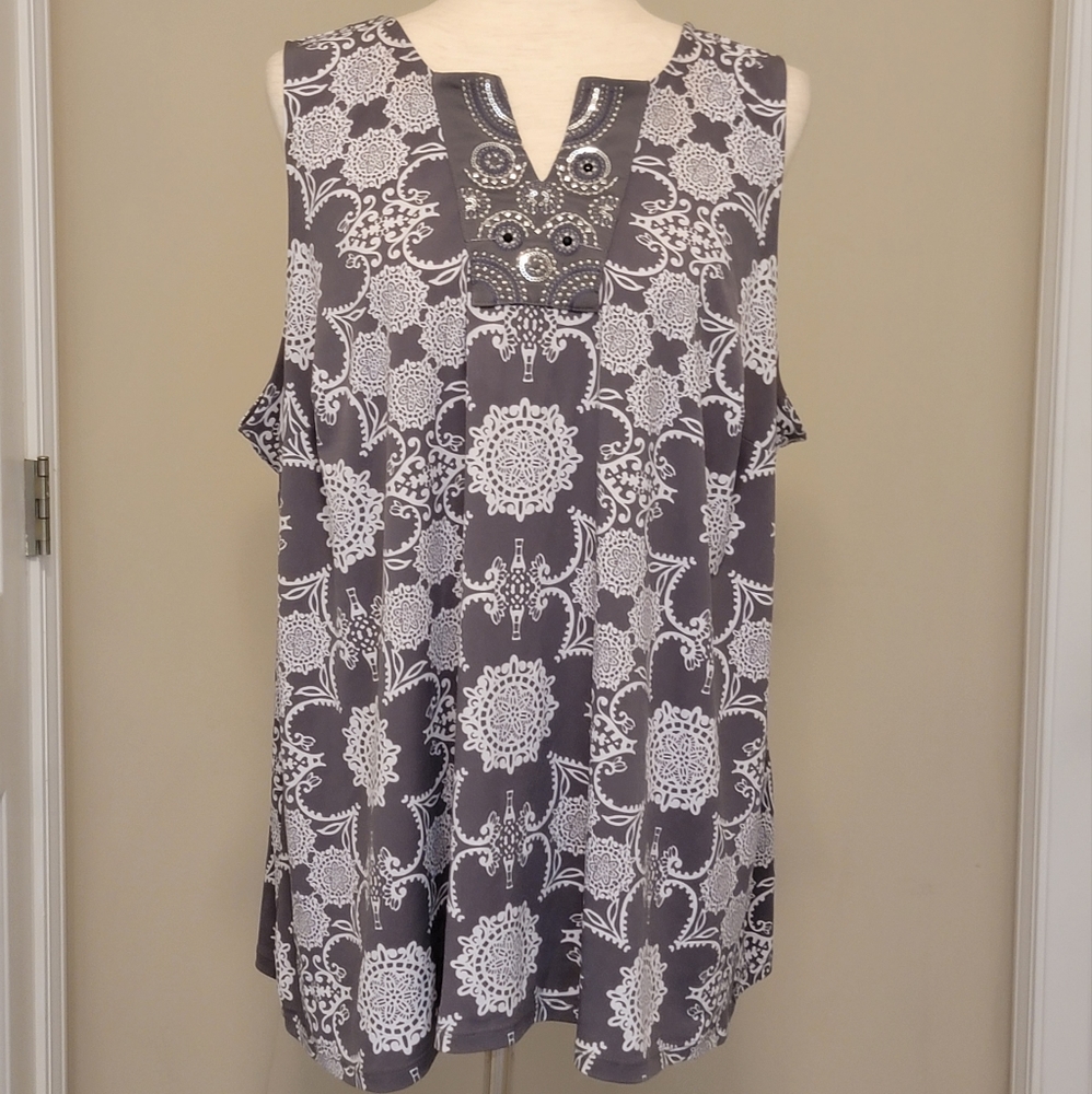 41 Hawthorn, 2X, Gray/White Reeny Embellished Split Neck Knit Top